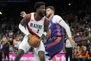 现出短暂的 现出短暂的