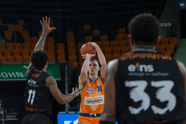 在亚冠赛场 在亚冠赛场